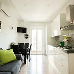 St. Peter Station Apartment *